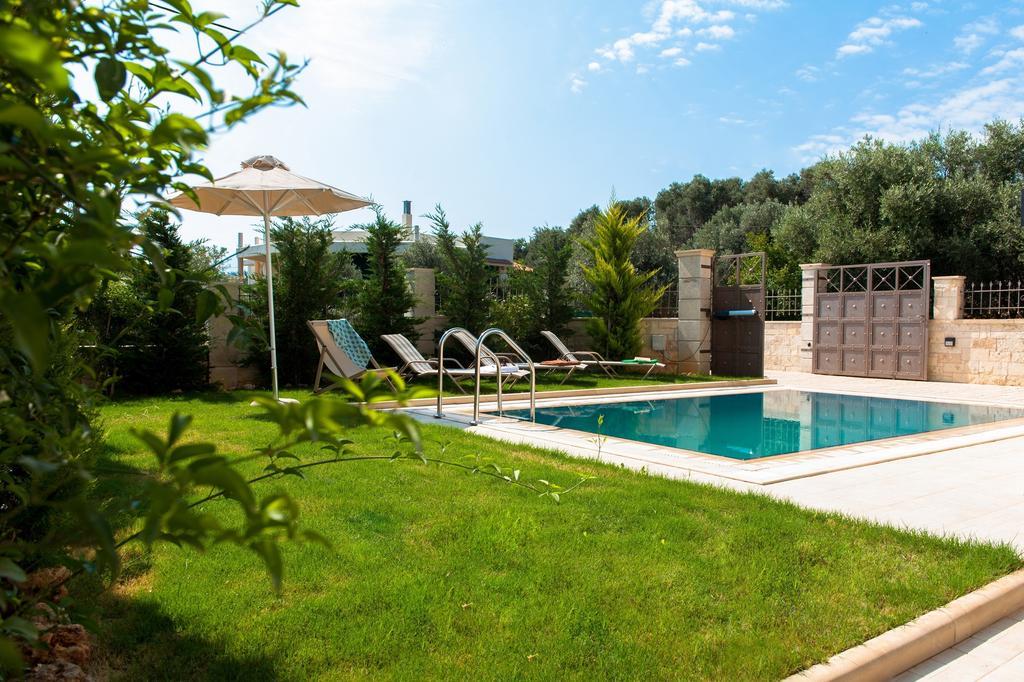 Villa Harmony-Crete Residences Adelianos Kampos Rum bild